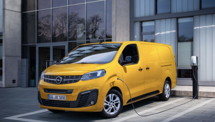 Opel: le novità della gamma 100% elettrica al Salone di Bruxelles 2023 - Foto 1 di 12