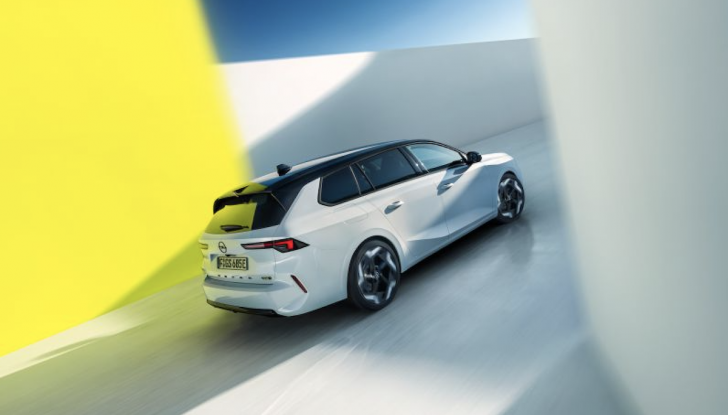 Opel: le novità della gamma 100% elettrica al Salone di Bruxelles 2023 - Foto 5 di 12