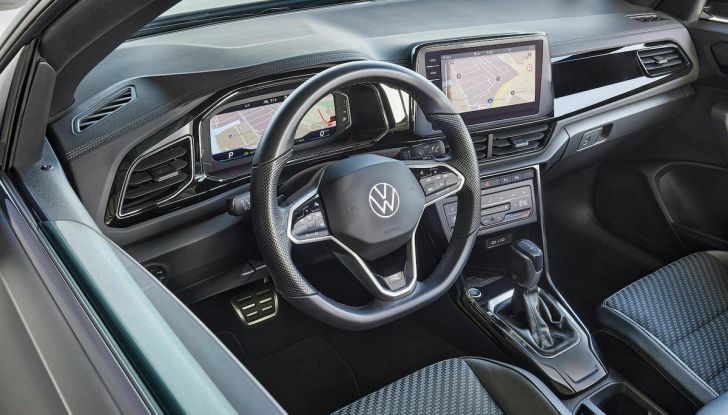 Volkswagen T-Roc Cabriolet, arriva la versione limitata “Edition Grey” - Foto 3 di 18