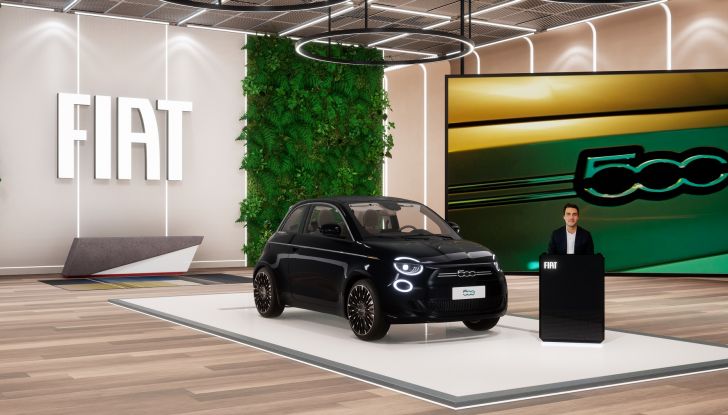 Fiat inaugura il Metaverse Store, concessionario digitale con la Nuova 500 - Foto 1 di 4