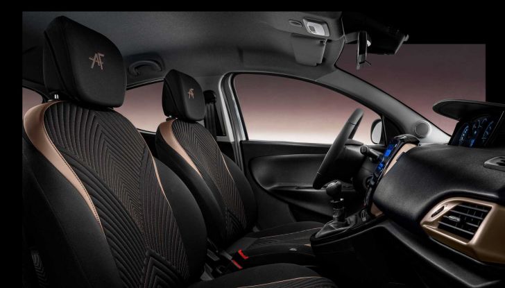 Lancia Ypsilon MY2023: arriva il nuovo infotainment wireless, prezzi da 15.150 Euro - Foto 10 di 11