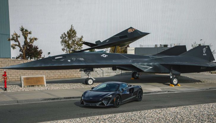 McLaren “mette le ali” alle sue supercar grazie al supporto di Lockheed Martin - Foto 2 di 10