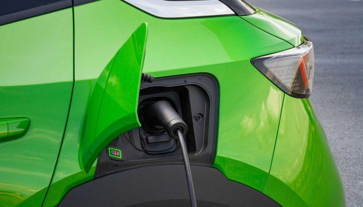 Opel Mokka Electric: il MY2023 aumenta l’autonomia fino a 406 km - Foto 3 di 5