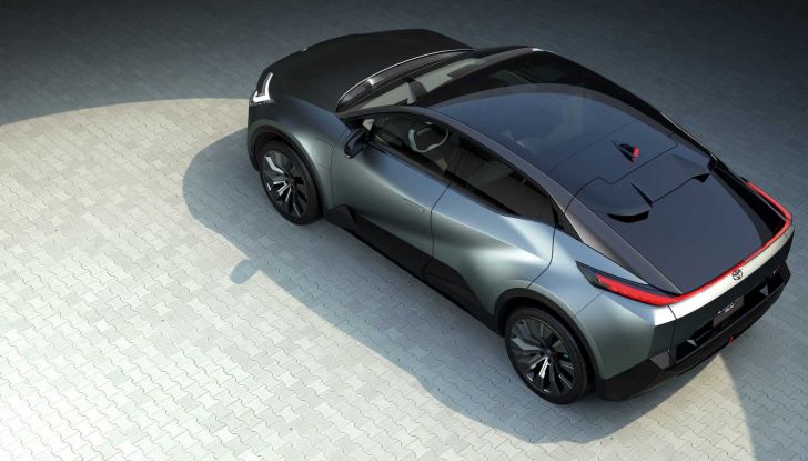 Nuovo Toyota C-HR: confermata la presentazione ufficiale per il 26 giugno - Foto 6 di 19