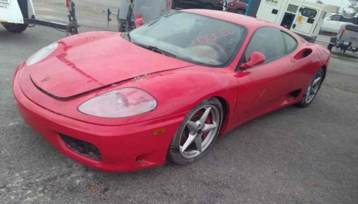 La Ferrari 360 Modena più economica di sempre? E’ piena di muffa! - Foto 2 di 7
