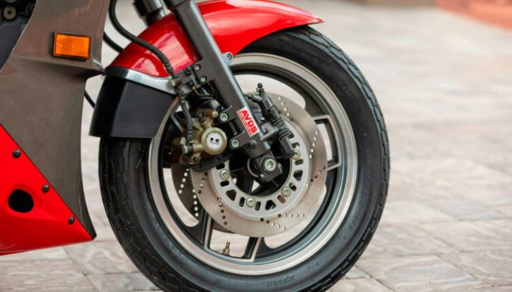Kawasaki GPZ900R di Top Gun: all’asta un esemplare pre-serie nuovo di zecca! - Foto 5 di 6