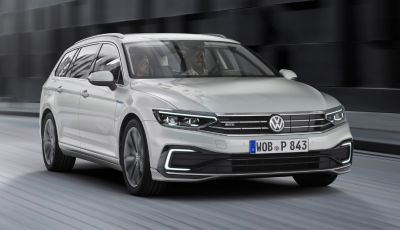 Volkswagen Passat Variant 2023: tutte le informazioni sulla station-wagon tedesca