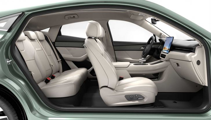 Seres 5, il SUV premium sbarca in Europa - Foto 5 di 8