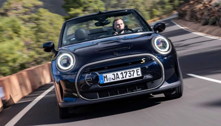 Mini Cooper SE Cabrio: l’elettrica en-plein air! - Foto 3 di 11