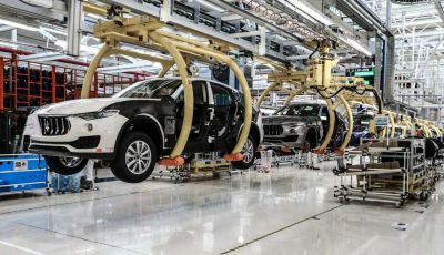 Stop ai motori endotermici dal 2035: in Italia si pensa a un piano per salvare la produzione