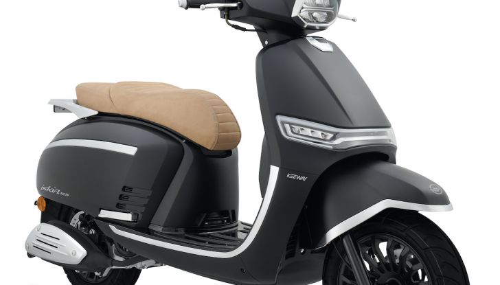 Keeway Iskia 125: lo scooter moderno in stile classic retrò - Foto 2 di 6