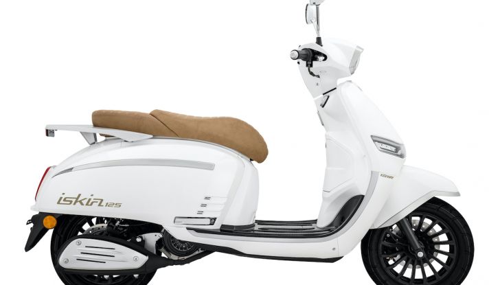 Keeway Iskia 125: lo scooter moderno in stile classic retrò - Foto 3 di 6