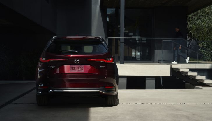 Mazda CX-90: debutta il SUV crossover a otto posti - Foto 4 di 5