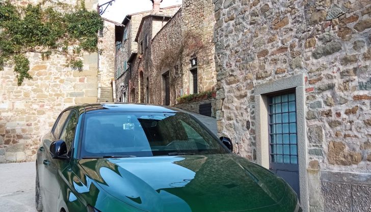 Peugeot 308 GT Plug-in Hybrid prova su strada e impressioni di guida - Foto 23 di 25