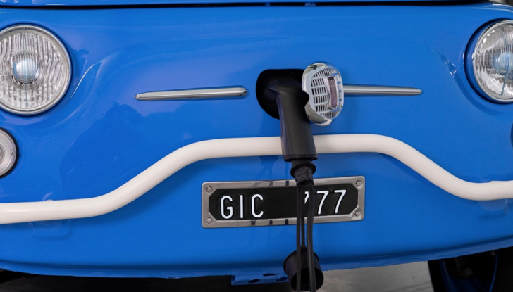 Fiat 500 Spiaggina di Garage Italia Customs - Foto 4 di 9