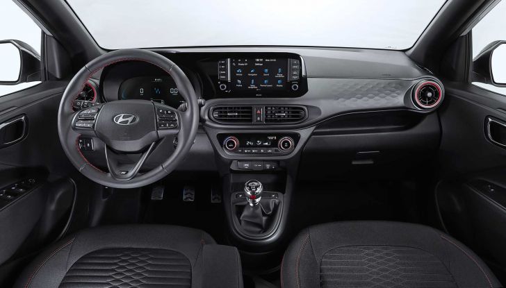 Hyundai i10: il restyling 2023 arriva in estate - Foto 10 di 11