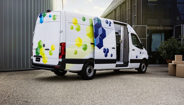 Mercedes eSprinter 2023: il furgone elettrico si aggiorna - Foto 6 di 16
