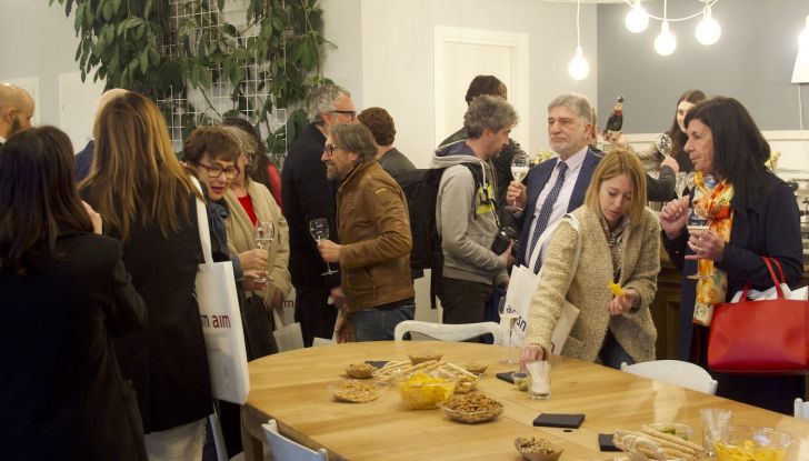 Vantaggi, opportunità e prospettive future delle auto elettriche - Foto 19 di 20