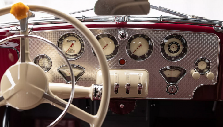 Cord 812 Phaeton del 1937, l’auto di Amelia Earhart - Foto 4 di 15