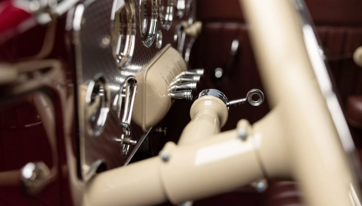 Cord 812 Phaeton del 1937, l’auto di Amelia Earhart - Foto 9 di 15