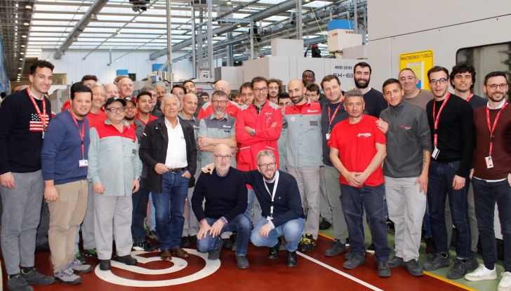 Giacomo Agostini in visita presso il reparto Racing di Brembo - Foto 1 di 3