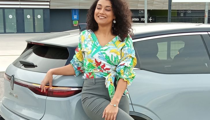 Renault Megane E-Tech prova su strada e caratteristiche tecniche - Foto 13 di 20