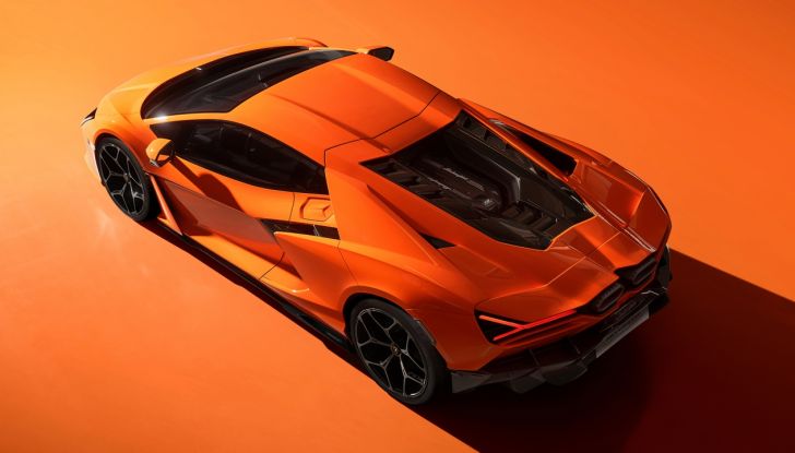 Lamborghini Revuelto conquista tutti: è già sold out per i primi due anni - Foto 41 di 56