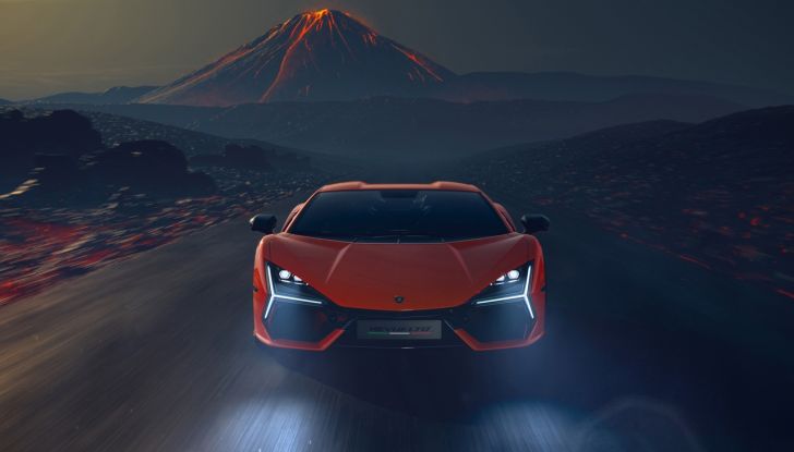 Lamborghini Revuelto conquista tutti: è già sold out per i primi due anni - Foto 40 di 56