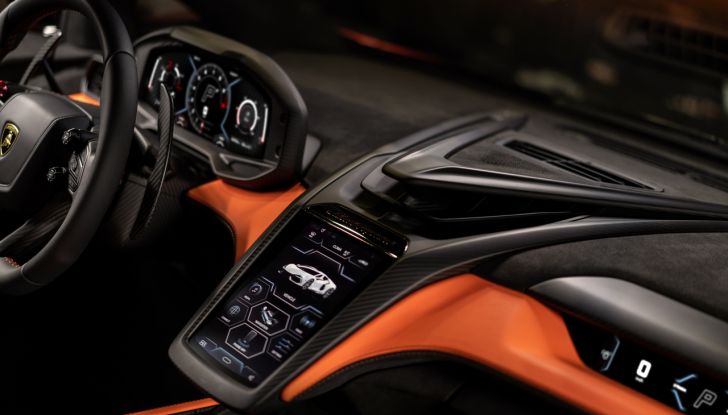 Lamborghini Revuelto conquista tutti: è già sold out per i primi due anni - Foto 36 di 56