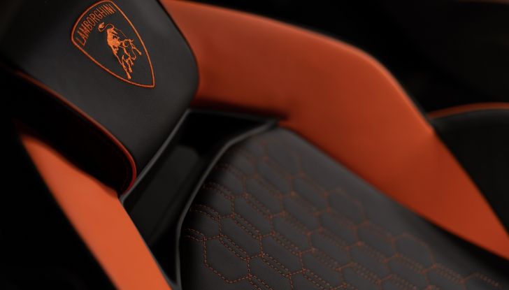 Lamborghini Revuelto conquista tutti: è già sold out per i primi due anni - Foto 34 di 56