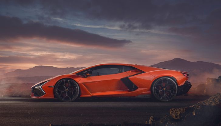 Lamborghini Revuelto conquista tutti: è già sold out per i primi due anni - Foto 54 di 56