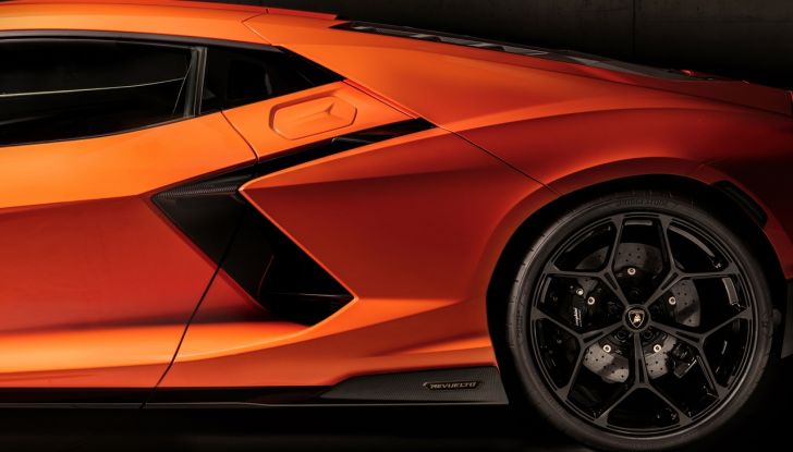 Lamborghini Revuelto conquista tutti: è già sold out per i primi due anni - Foto 24 di 56