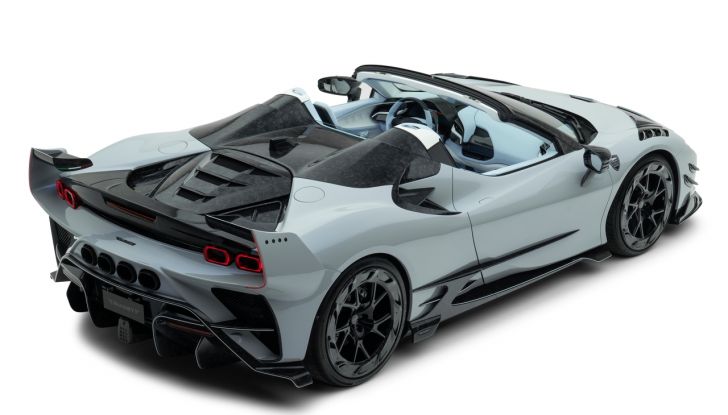 Mansory F9XX Tempesta Celeste: 1100 CV per la Ferrari SF90 Spider - Foto 17 di 22