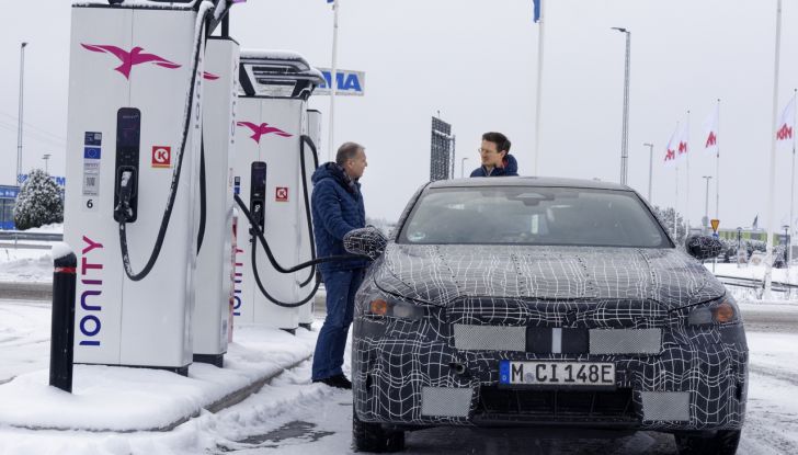 BMW i5: la prima Serie 5 100% elettrica conclude i test invernali - Foto 74 di 89