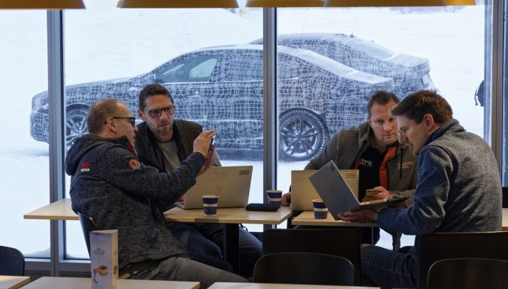 BMW i5: la prima Serie 5 100% elettrica conclude i test invernali - Foto 64 di 89