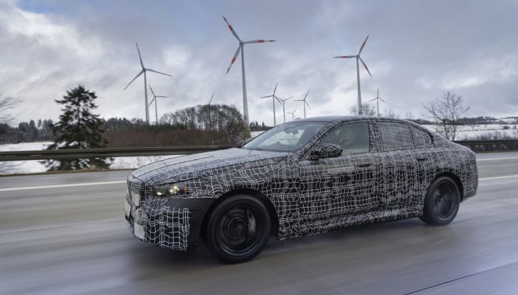 BMW i5: la prima Serie 5 100% elettrica conclude i test invernali - Foto 88 di 89