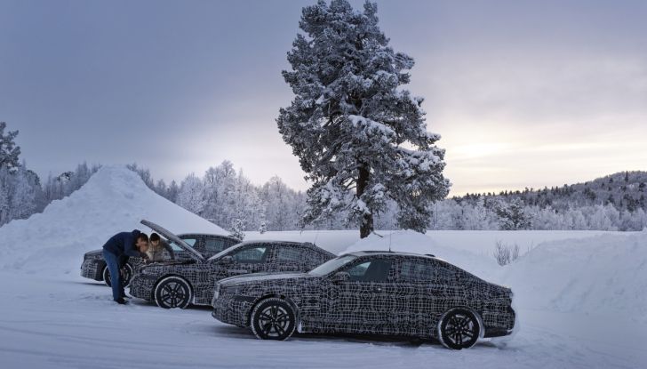 BMW i5: la prima Serie 5 100% elettrica conclude i test invernali - Foto 26 di 89