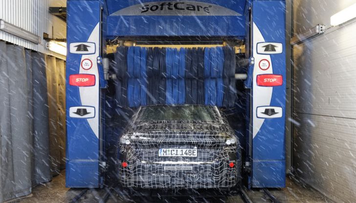 BMW i5: la prima Serie 5 100% elettrica conclude i test invernali - Foto 25 di 89