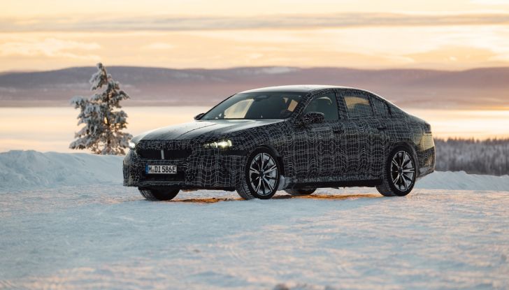 BMW i5: la prima Serie 5 100% elettrica conclude i test invernali - Foto 5 di 89
