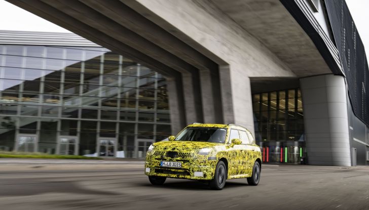 Mini Countryman: la nuova generazione elettrica verrà prodotta a Lipsia - Foto 1 di 36