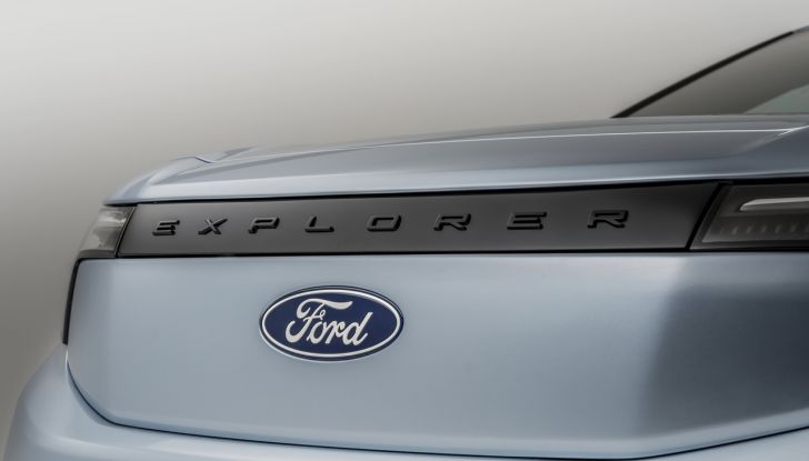 Ford Explorer EV: il lancio è stato posticipato a metà 2024 - Foto 24 di 38