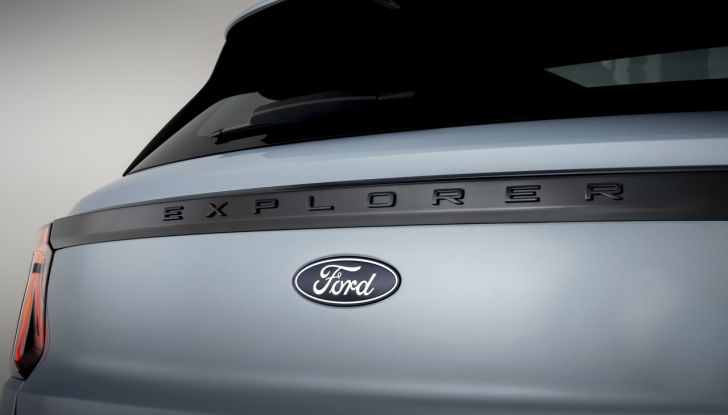 Ford Explorer EV: il lancio è stato posticipato a metà 2024 - Foto 23 di 38