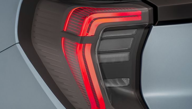 Ford Explorer EV: il lancio è stato posticipato a metà 2024 - Foto 22 di 38