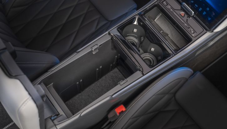 Ford Explorer EV: il lancio è stato posticipato a metà 2024 - Foto 17 di 38