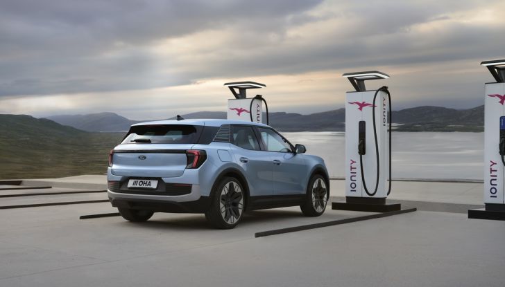 Ford Explorer EV: il lancio è stato posticipato a metà 2024 - Foto 15 di 38