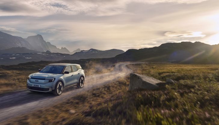 Ford Explorer EV: il lancio è stato posticipato a metà 2024 - Foto 11 di 38