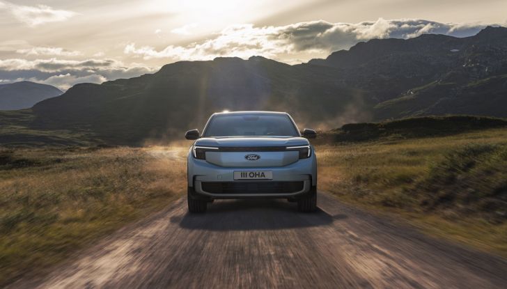 Ford Explorer EV: il lancio è stato posticipato a metà 2024 - Foto 10 di 38