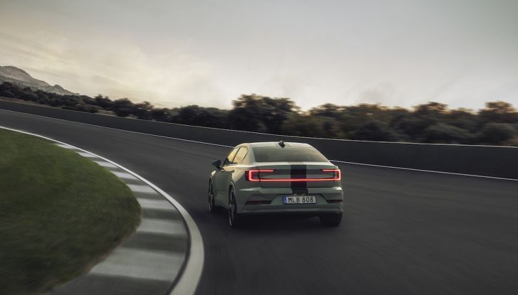 Polestar lancia l’edizione speciale Polestar 2 BST edition 230 - Foto 3 di 38