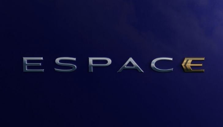 Renault Espace 2024: tetto panoramico particolarmente grande e design slanciato - Foto 3 di 4