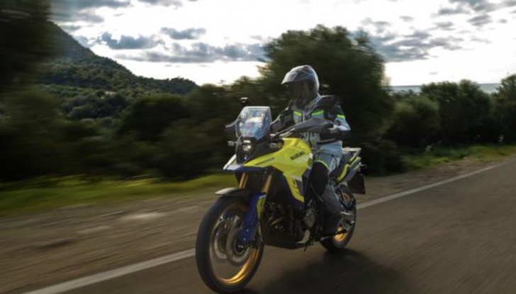 Suzuki V-Storm 800DE debutta nelle concessionarie con prezzi da 11.500 euro - Foto 9 di 14